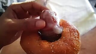 De beste masturbatie van Papi Toms voedselporno sperma met donuts