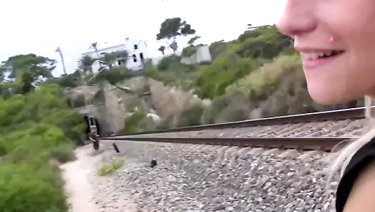 Si cewek jalang rambut pirang leyla black suka banget dientot habis-habisan