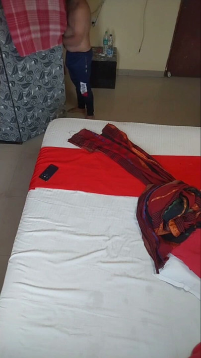 Üvey anne ve üvey oğlu otel odasında sert kolkata desi otelde seks | Klip 2