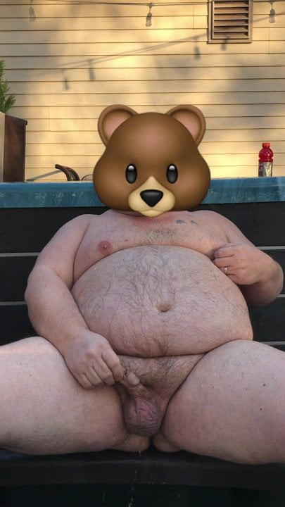 Piss on my.belly