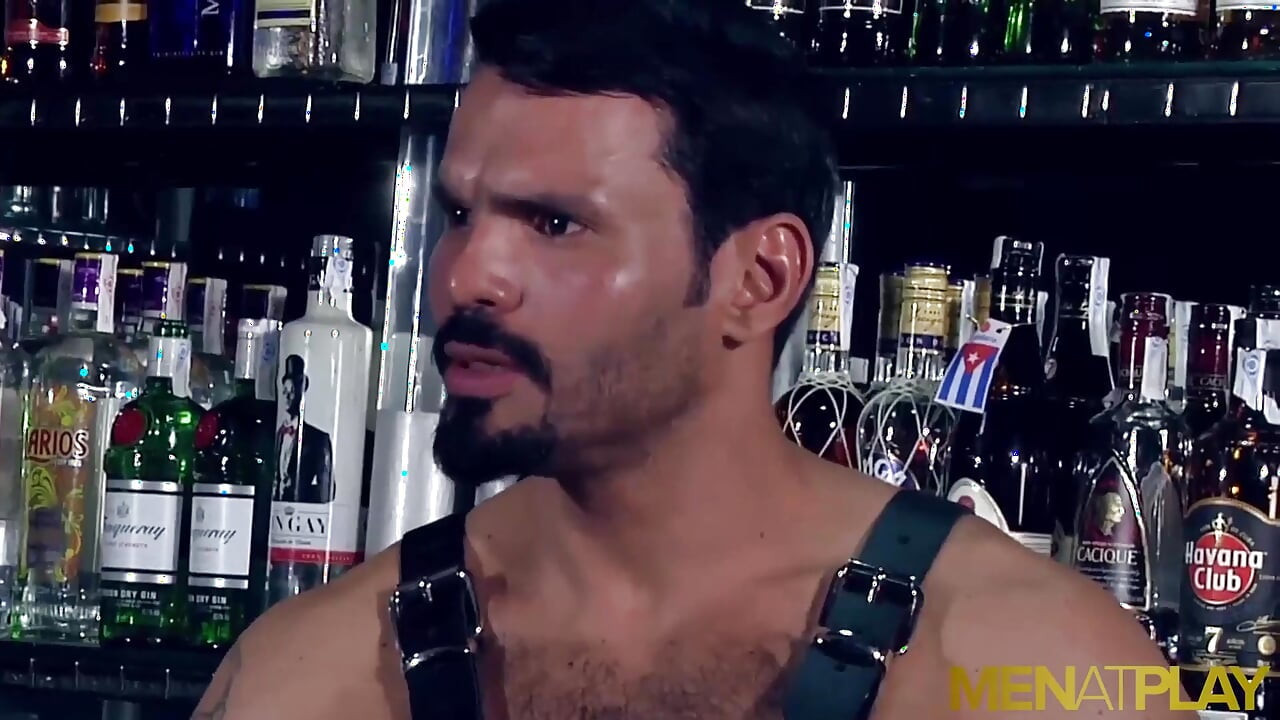 Menatplay dominant Jean Franko anal fucks suited hunk Paco
