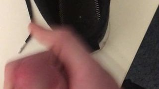 Cumming en mis papás zapatillas