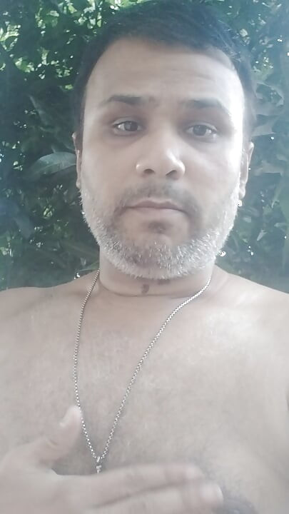 Ο τριχωτός πούτσος σε γαμάει ελεύθερα....