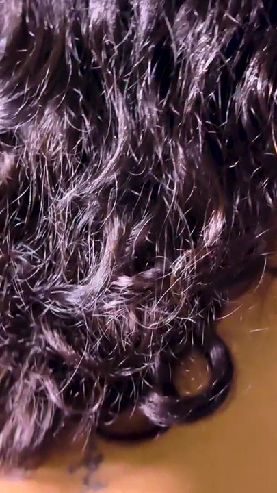 MEXICANA É fodida por marido e dois amigos, a própria puta come todos os paus | Clipe 1