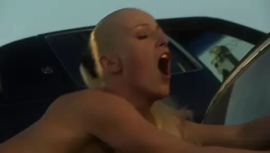 Wenn die geile chefin ruft dann KOMME ich garantiert