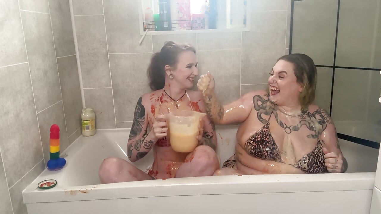 Sploshing with Sammie