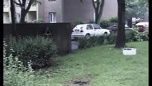 Almanya'dan hiary amatör bebek yarağa biniyor ve onu boşaltıyor