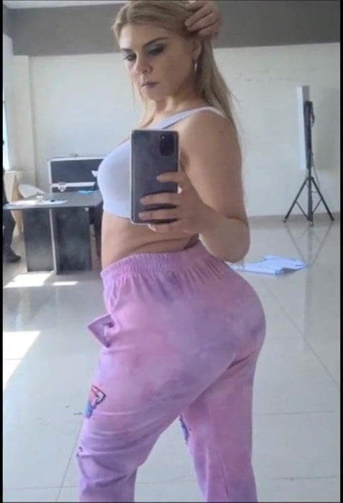 Vp02 - Claudia Abusada 32sxz