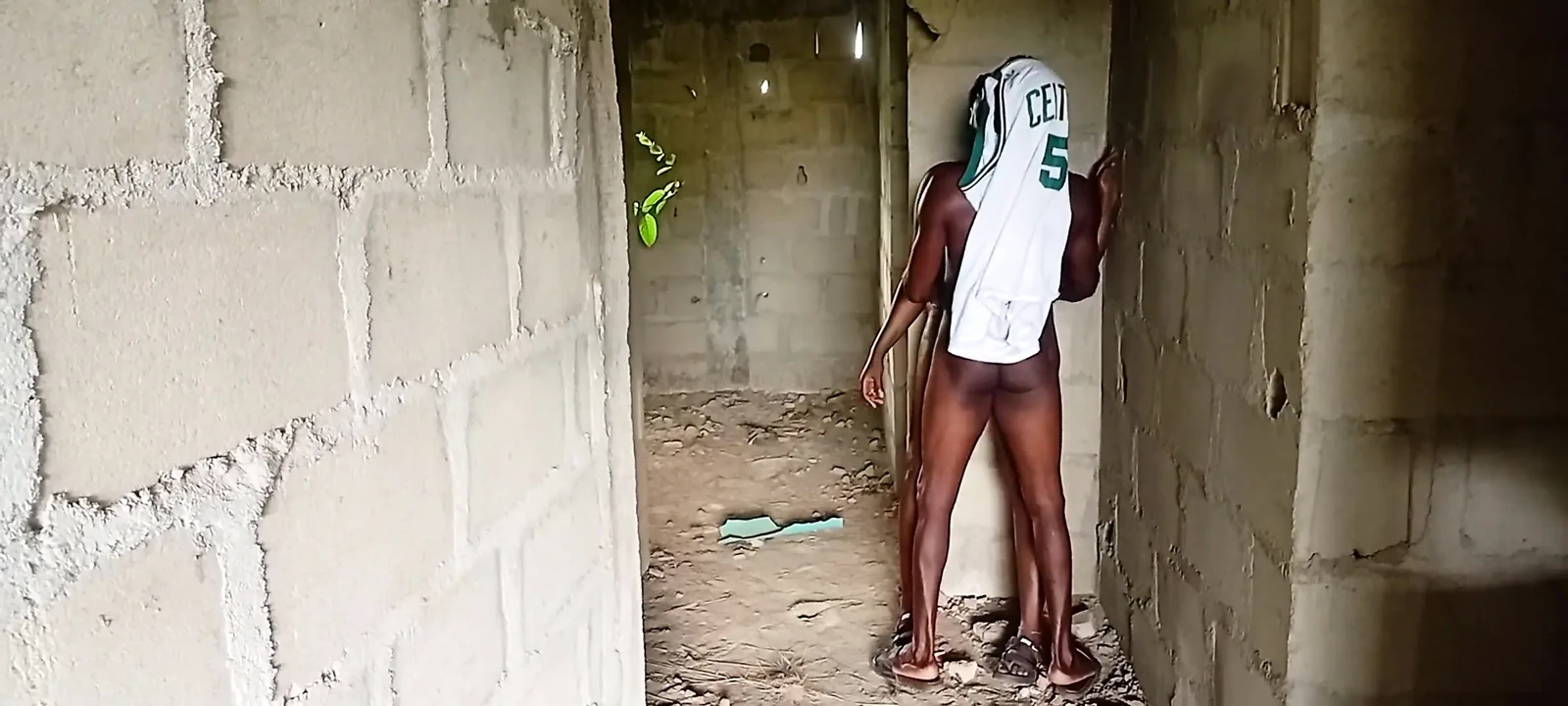 He Called His Ex to Come Meet Him at the Bush Were He Is Farming She Came and He Too Her to Uncompleted Building to Fuck Her