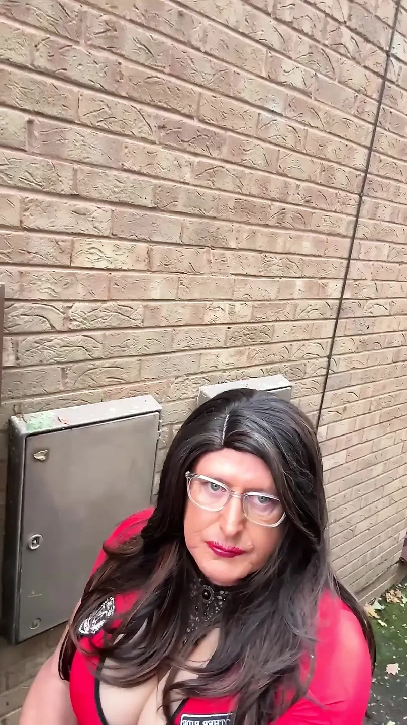 Sexy Crossdresser kellycd2022 DIY Kelly style in fishnet stockings and heels