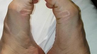 Cdlucys играет со ступнями и хрипит пальцами ног x