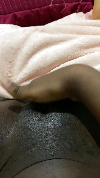 Sexy schwarzes schätzchen, solo-masturbation