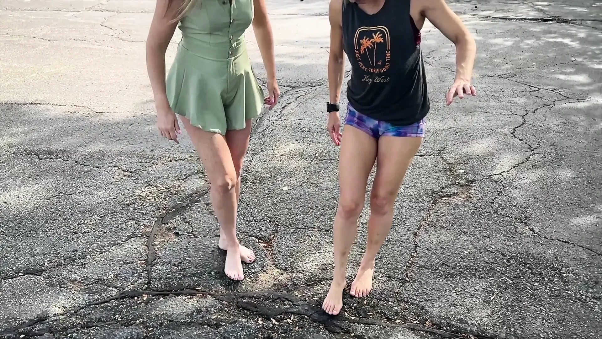 Two Lesbians Sloppily Worship Dirty Feet Rim and Eat Pussy