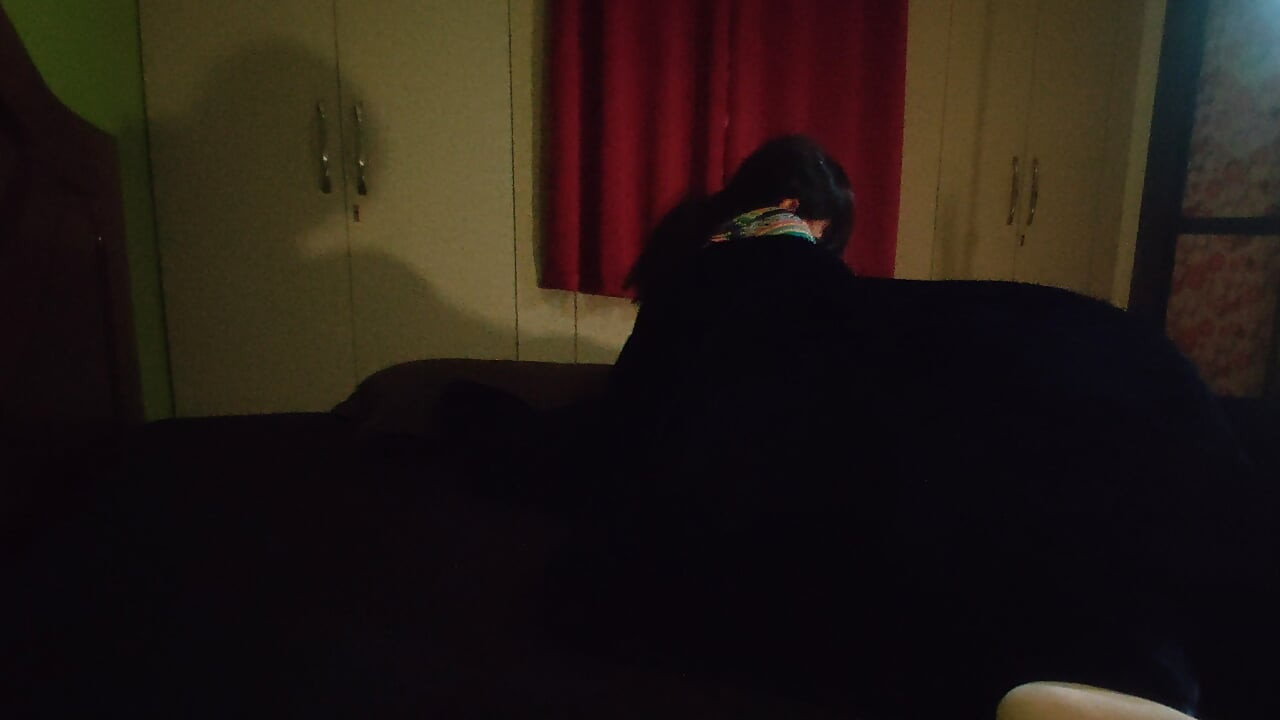 No les digas a mis padres que me follé a mi hermanastro.