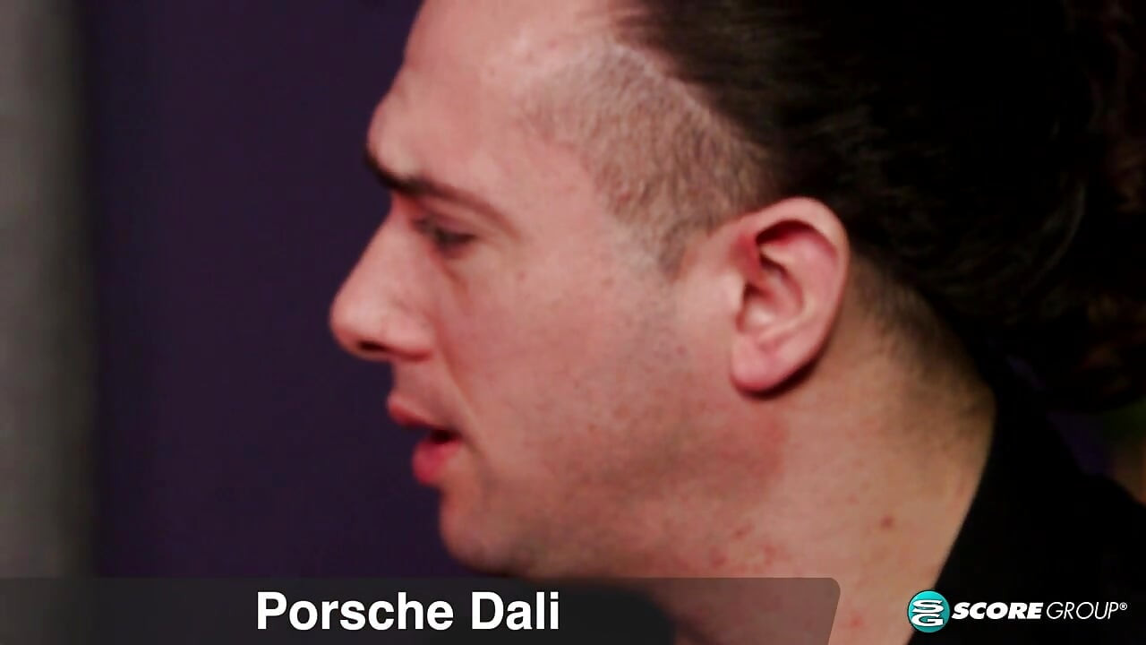 Tahmin et ne? Ben iri güzel bir porno yıldızıyım!