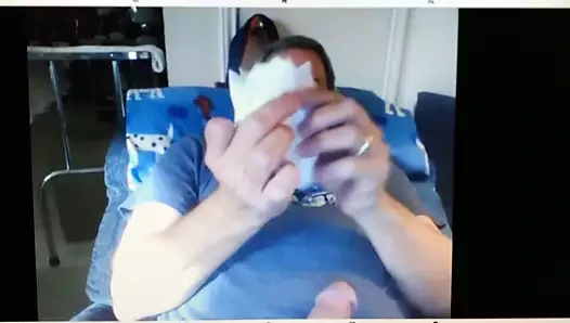 otro daddy se pajea en camera