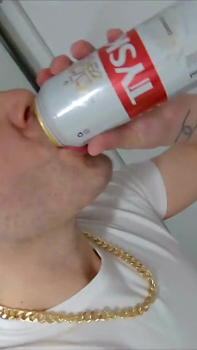Spektakularan trenutak iz "chav i nasumični putnik jebu se bez kondoma u WC-u vlaka"