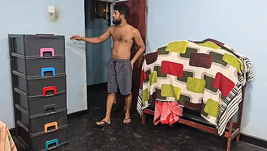 Abang tiriku ngentot aku setelah mengendus celana dalamku