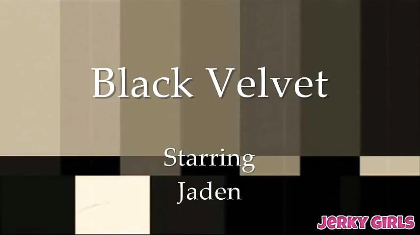 자지를 빨고 핑거링하는 핫한 밀프