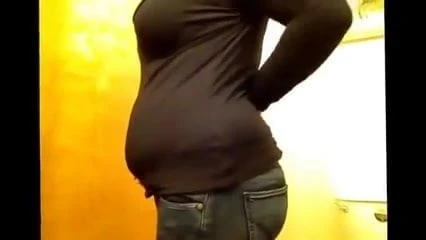 BBW Squeezes Fat Belly Into Jeans