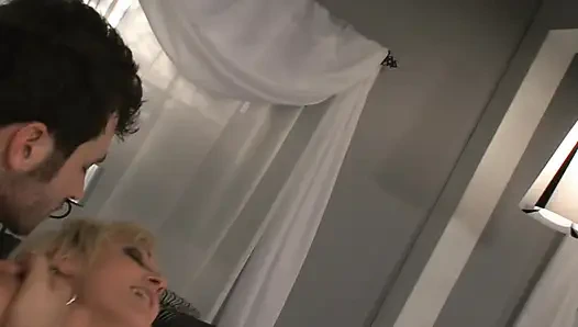 Kinky Blondine Will Einfach Nur Einen Großen Schwanz