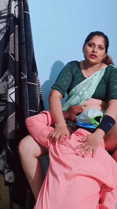 4K Gas Delivery Boy and Lonely Aunty Romance and Sex Secretly at Home | Clip 1