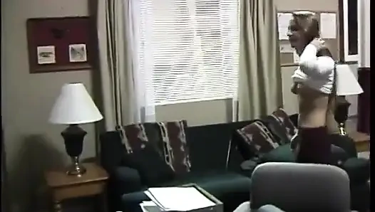 Горячая крошка скачет на большом хуе