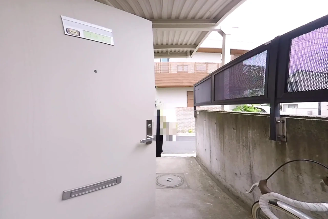 I'll Lend You the Key to M-boy's Apartment - 1