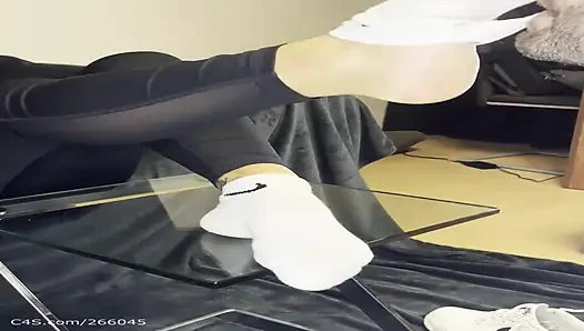 Нюхание потных ступней - Valeria Night (передний вид)