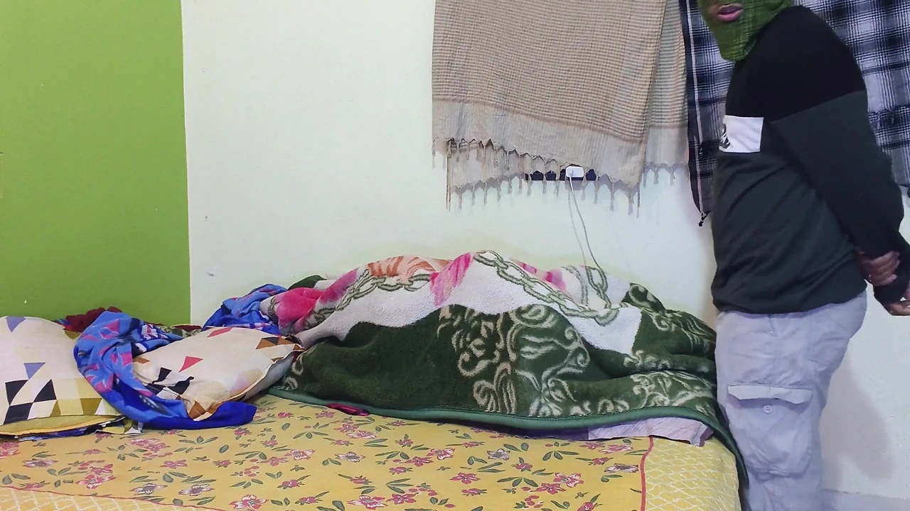 印度农村少女的性生活! 我想操你年轻美丽的妻子