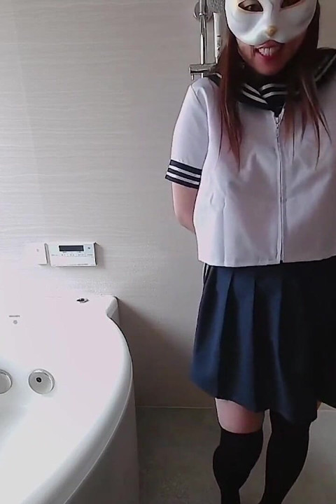 Take a Shower While Cosplaying in a Uniform and Have Sex in the Live Broadcast