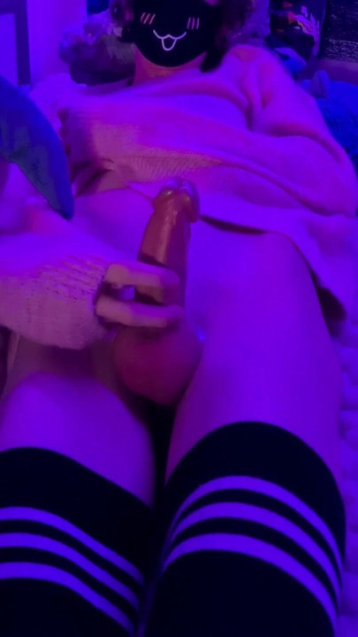 Femboy jerking off in bed