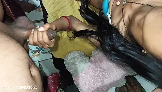 Desi bhabhi ki chudai ajanabi aadami ke sath