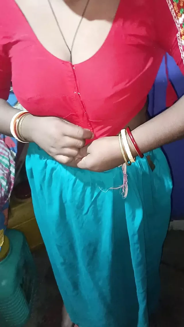 Indian desi girl enjoys sex