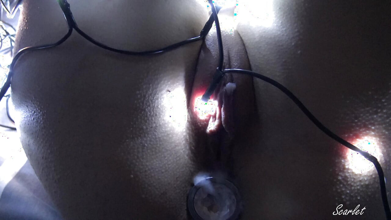 我非常顺从和可操的圣诞树被内射!