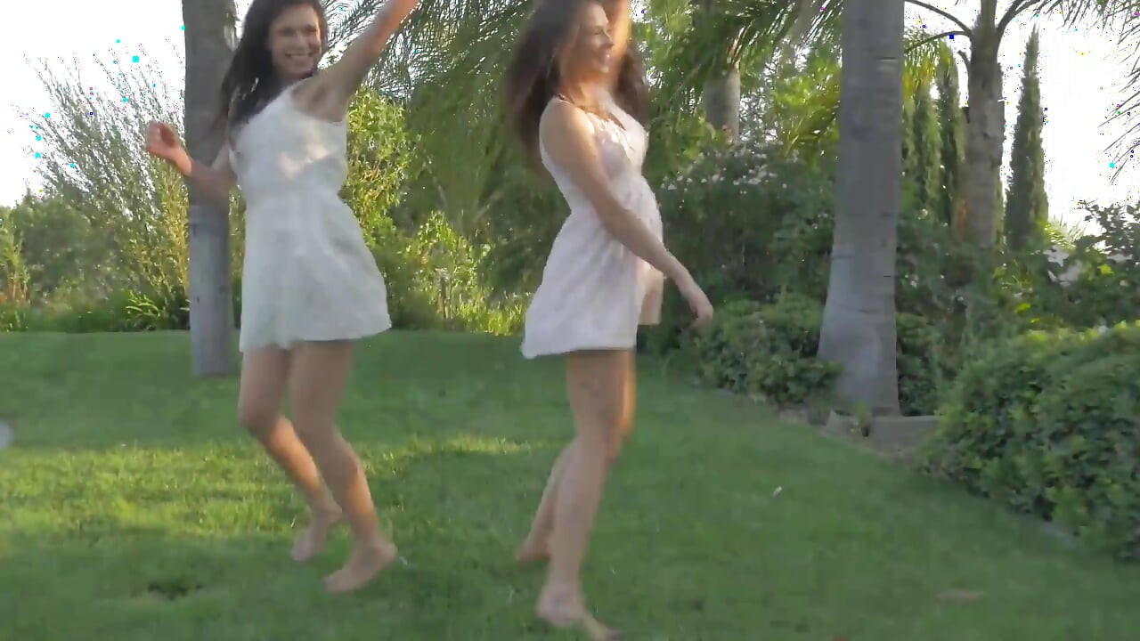 Two hot brunette babes play with each other