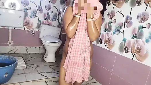 Desi Bengali Bhabhi Fucked in Bathroom