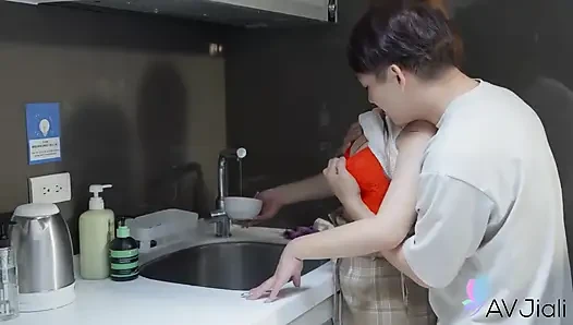 Sakura si pembantu seksi lagi asik ngentot sama bosnya