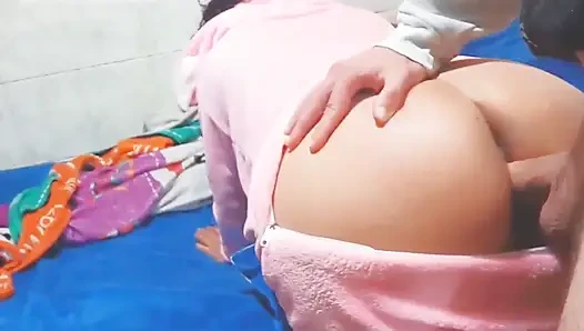 Amateur Sex - My Stepmom Doesn't Know I Film Her When She's in Fours