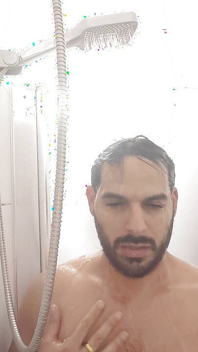A melhor foda facial é quando eu coloco minha camiseta amarela favorita