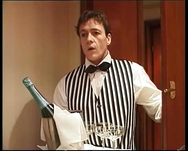 כלבה מדהימה עם ציצים גדולים רוכבת על זין גדול וקשה ונותנת עבודת ציצים