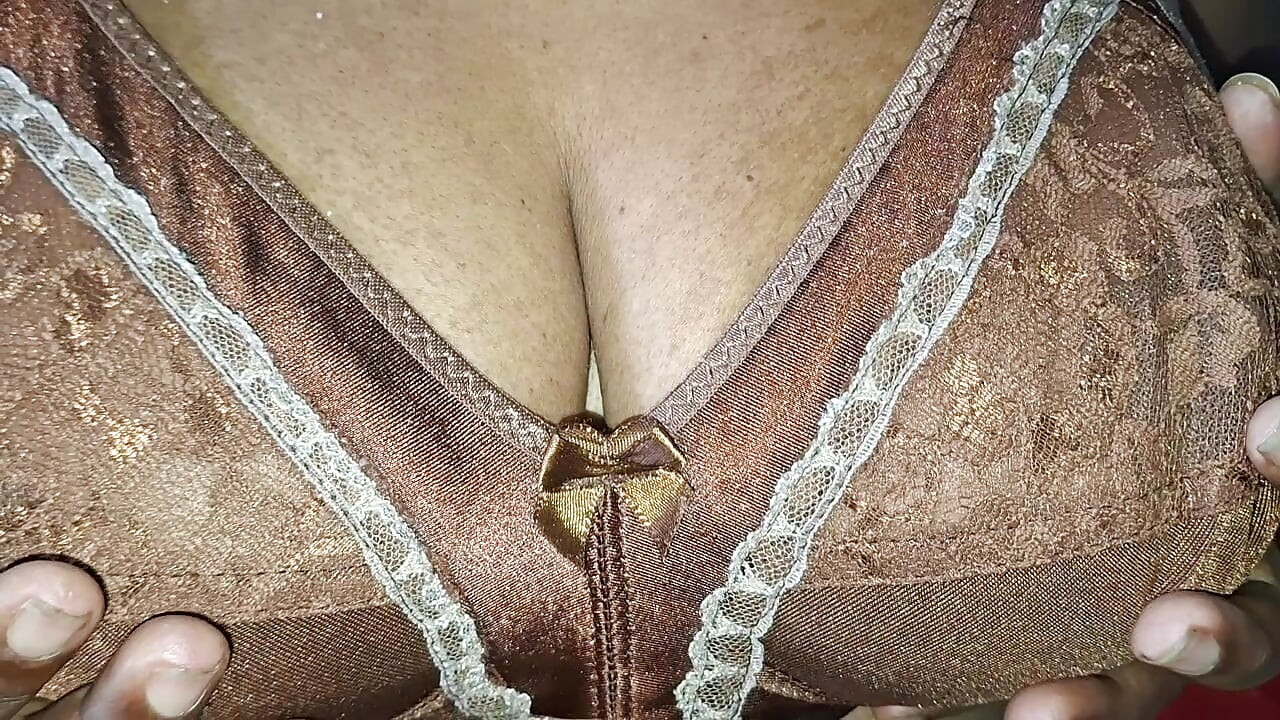 Busty Hot Wife beautiful homemade video