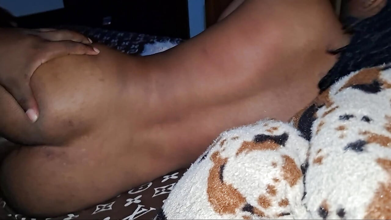 I have sex with my girlfriend niki