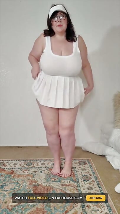 Máy bay bà già quần vợt bbw vú to