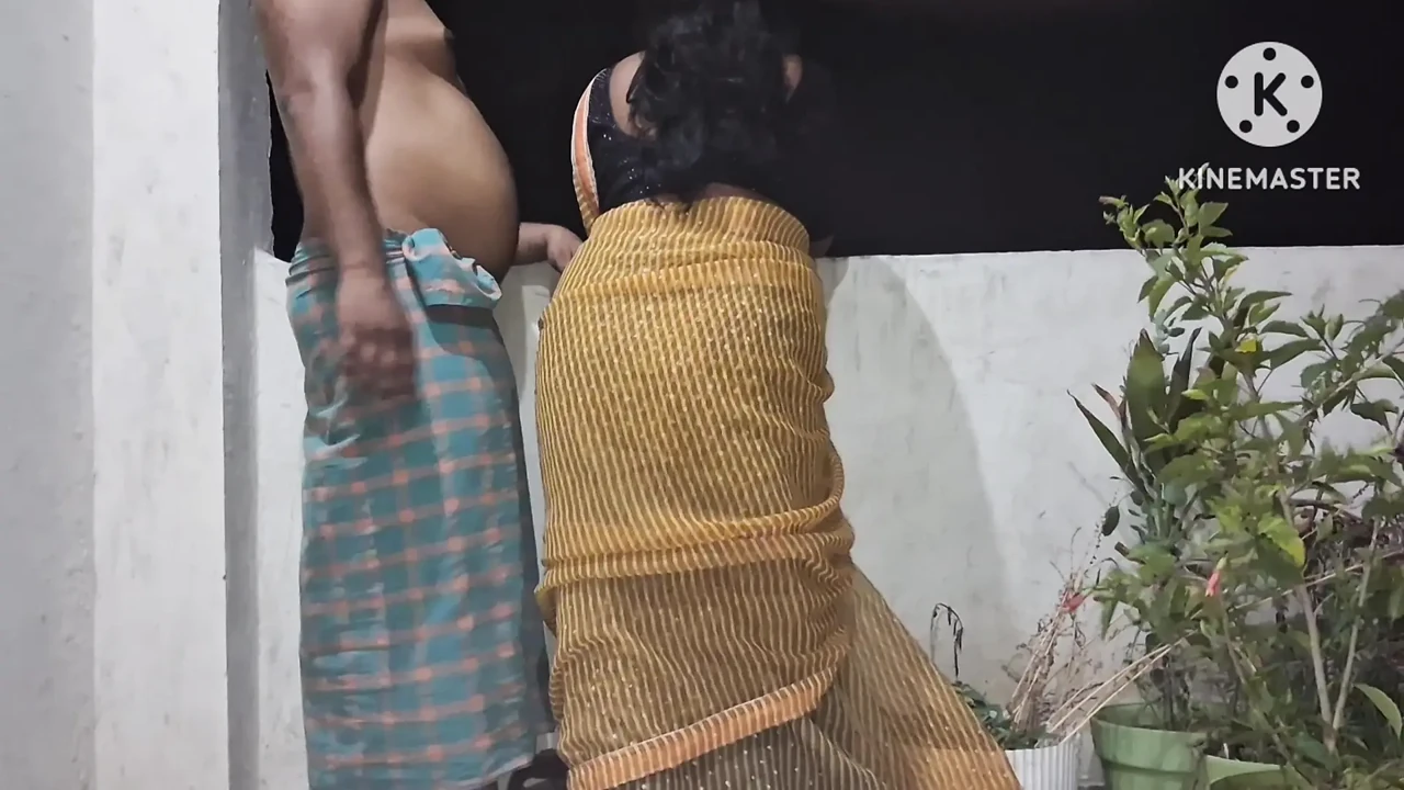 A Indian housewife fucked by his debar when husband outside