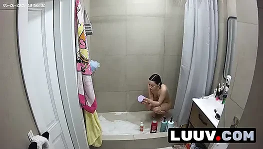 LUUV. Grossy films her pre-date ritual, knowing her boyfriend loves her ...