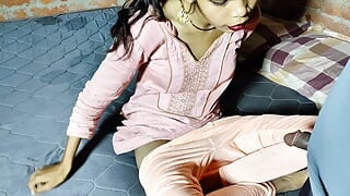 Upoznala sam starog dečka na venčanju i pojebala mi pičku nakon što sam videla njegov penis.