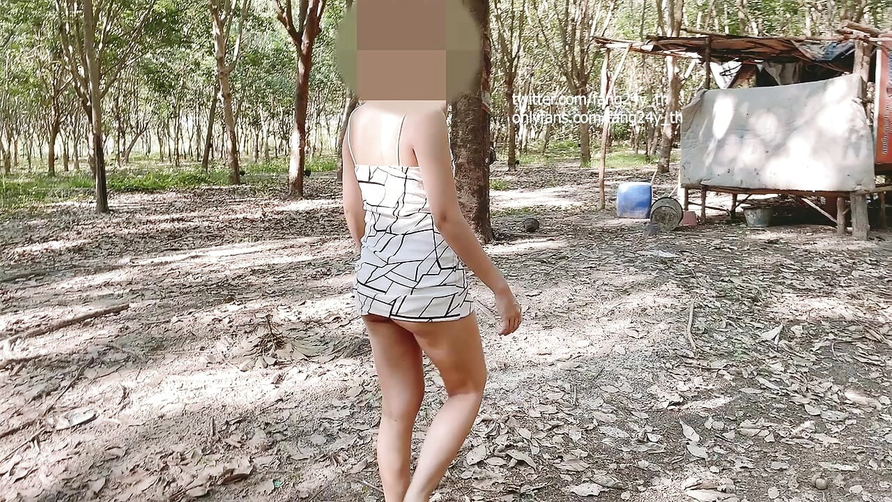Tiny Thai teenager No underwear outdoors