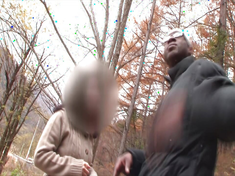 A126G12 "I might be a little interested..." A mature woman picked up by a black man is fascinated by a huge!? She goes wild with a huge thrust deep inside her vagina and climaxes wildly in a climaxing orgasm!