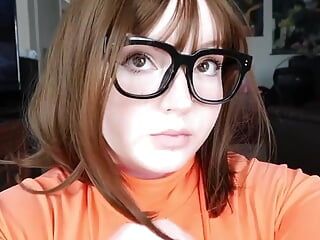 Velma โดนสัตว์ประหลาดของเธอเอง